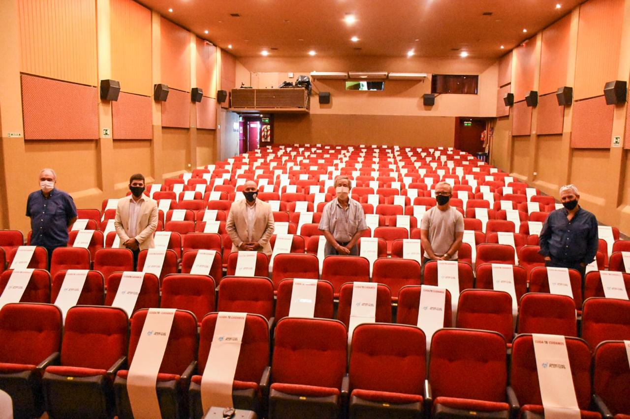 Sastre recorrió las instalaciones del Cine Teatro Auditórium