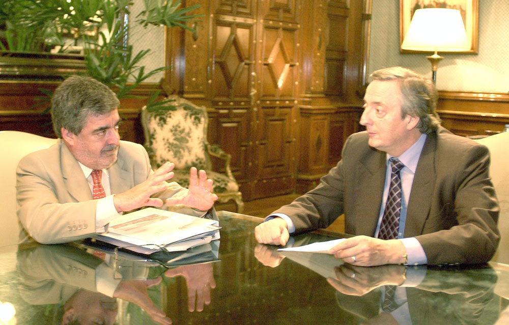 De la Rúa y Néstor Kirchner fueron los presidentes que más beneficiaron a Chubut con el reparto de fondos discrecionales