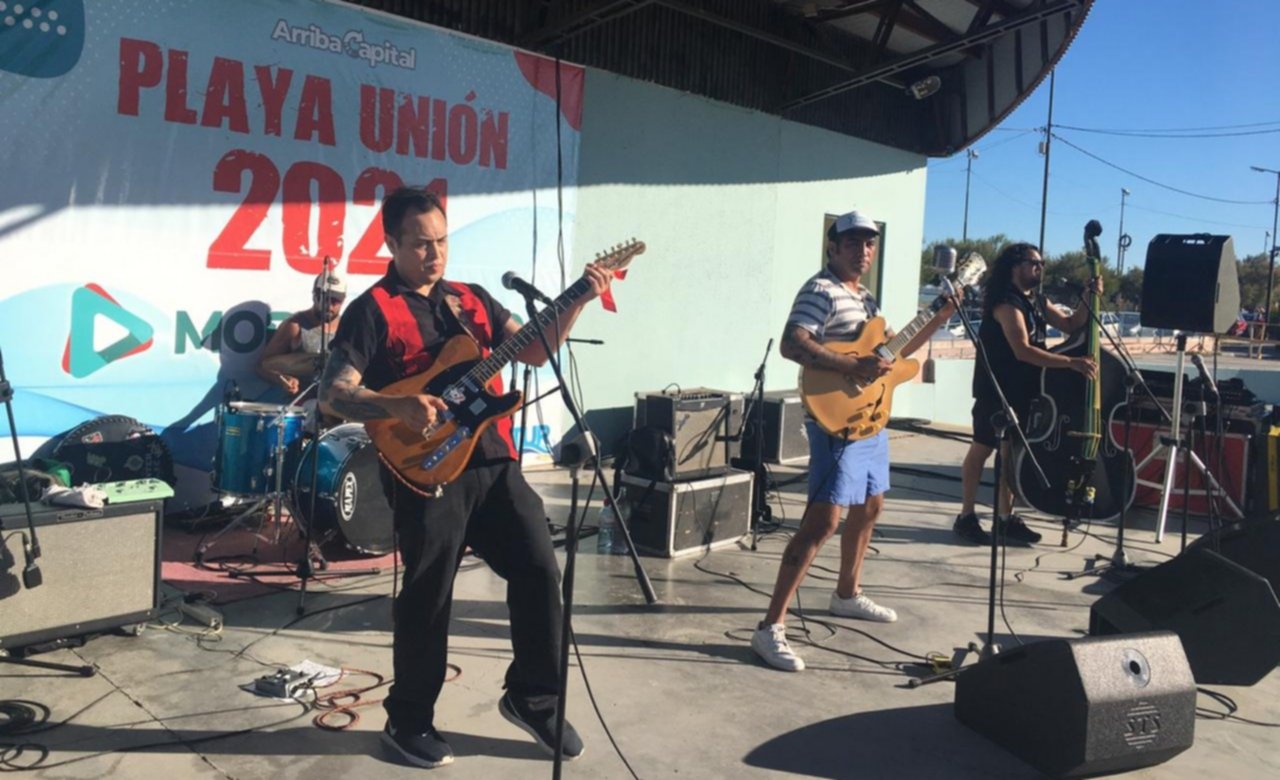 Playa Unión: Don Gato Rockabilly y Los Trini abrieron la temporada de espectáculos musicales en el anfiteatro