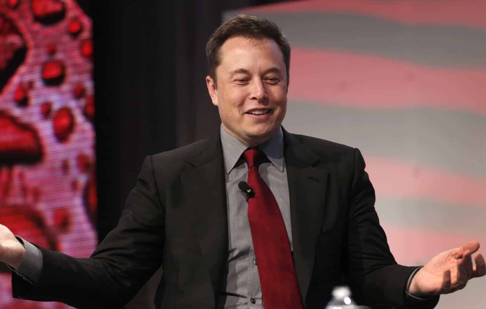Elon Musk destronó a Jeff Bezos como el hombre más rico del mundo tras el alza de acciones de Tesla