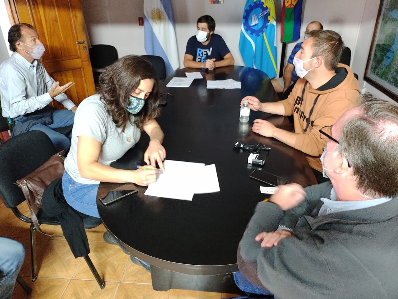 El Colegio de Arquitectos de la Provincia del Chubut firmó un convenio marco de asistencia con la Municipalidad de Lago Puelo