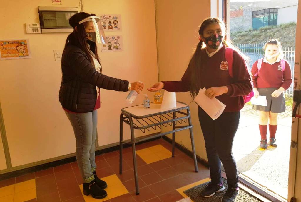 Chubut y Nación trabajan en la aplicación “Cuidar Escuelas” que realiza un monitoreo de casos sospechosos de coronavirus en establecimientos educativos