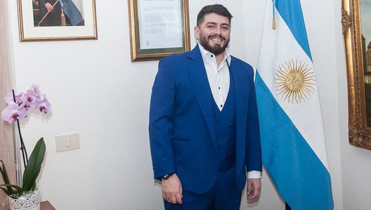 Diego Jr recibió la nacionalidad argentina y Solá recordó a Maradona como “leal con los más débiles”