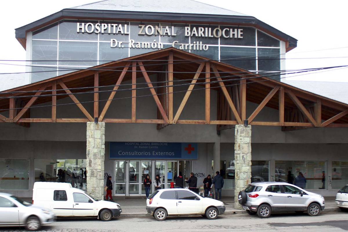 En Bariloche ya no hay camas de terapia intensiva disponibles en ningún hospital y suspenderán las clases