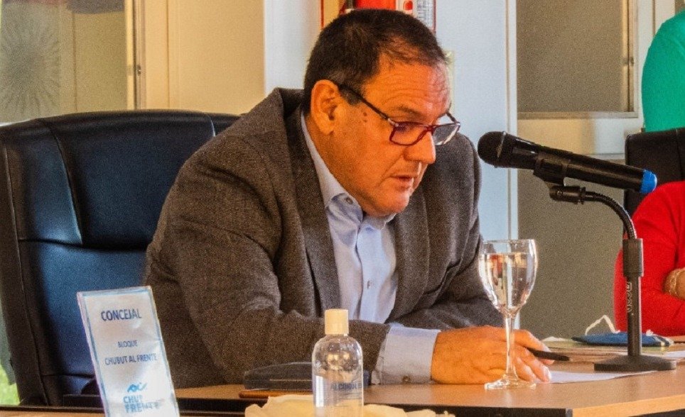 La UCR nacional repudió la sanción del concejal Santiago González de Trevelin, calificó el accionar como “ilegal” y exigió que dejen sin efecto la suspensión
