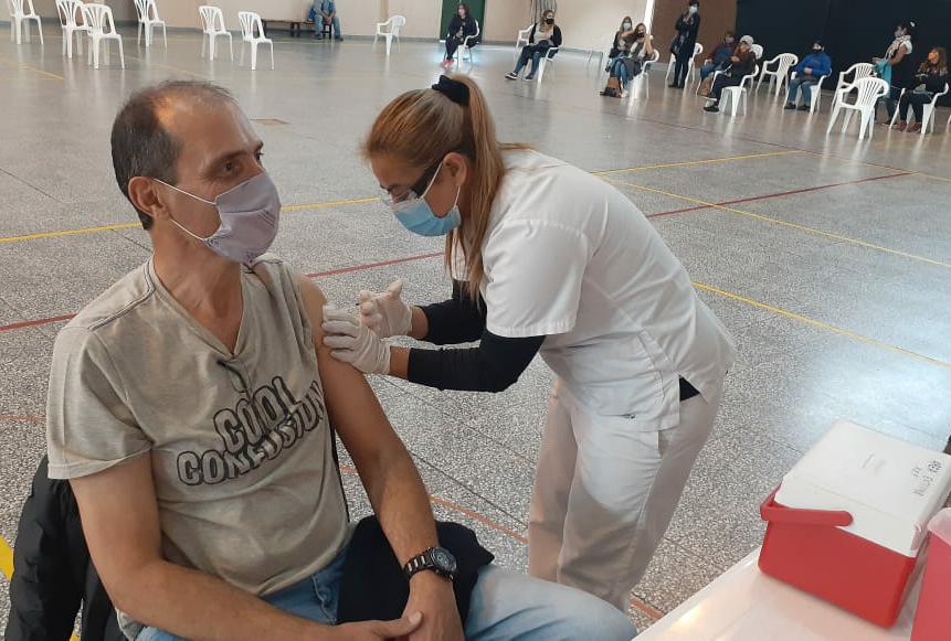 En Esquel ya se vacunaron a más de 9.000 vecinos contra el coronavirus