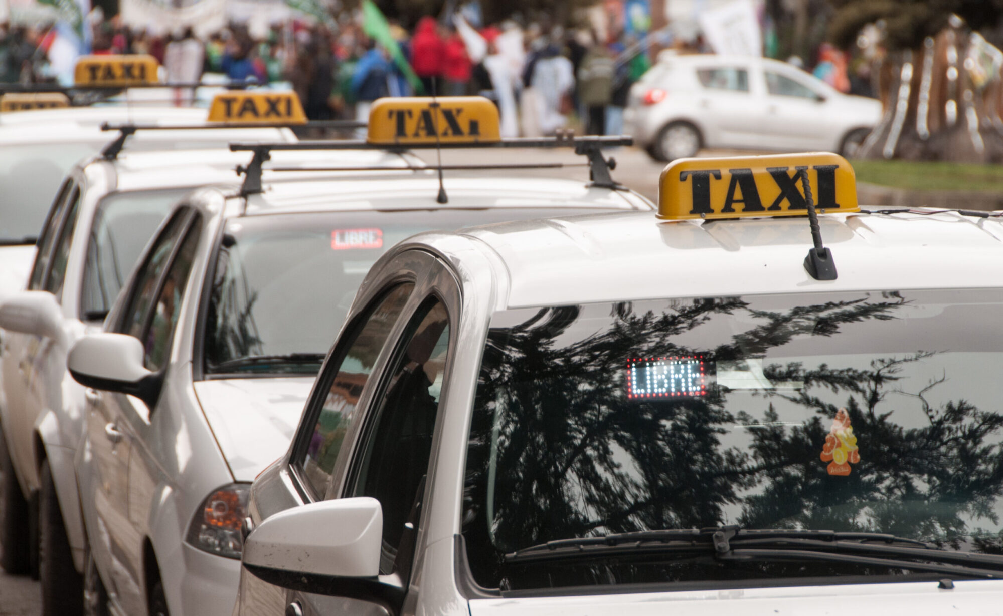 A partir del lunes aumenta la tarifa de taxis y remises en Esquel: La Bajada de Bandera comenzará en los $ 72
