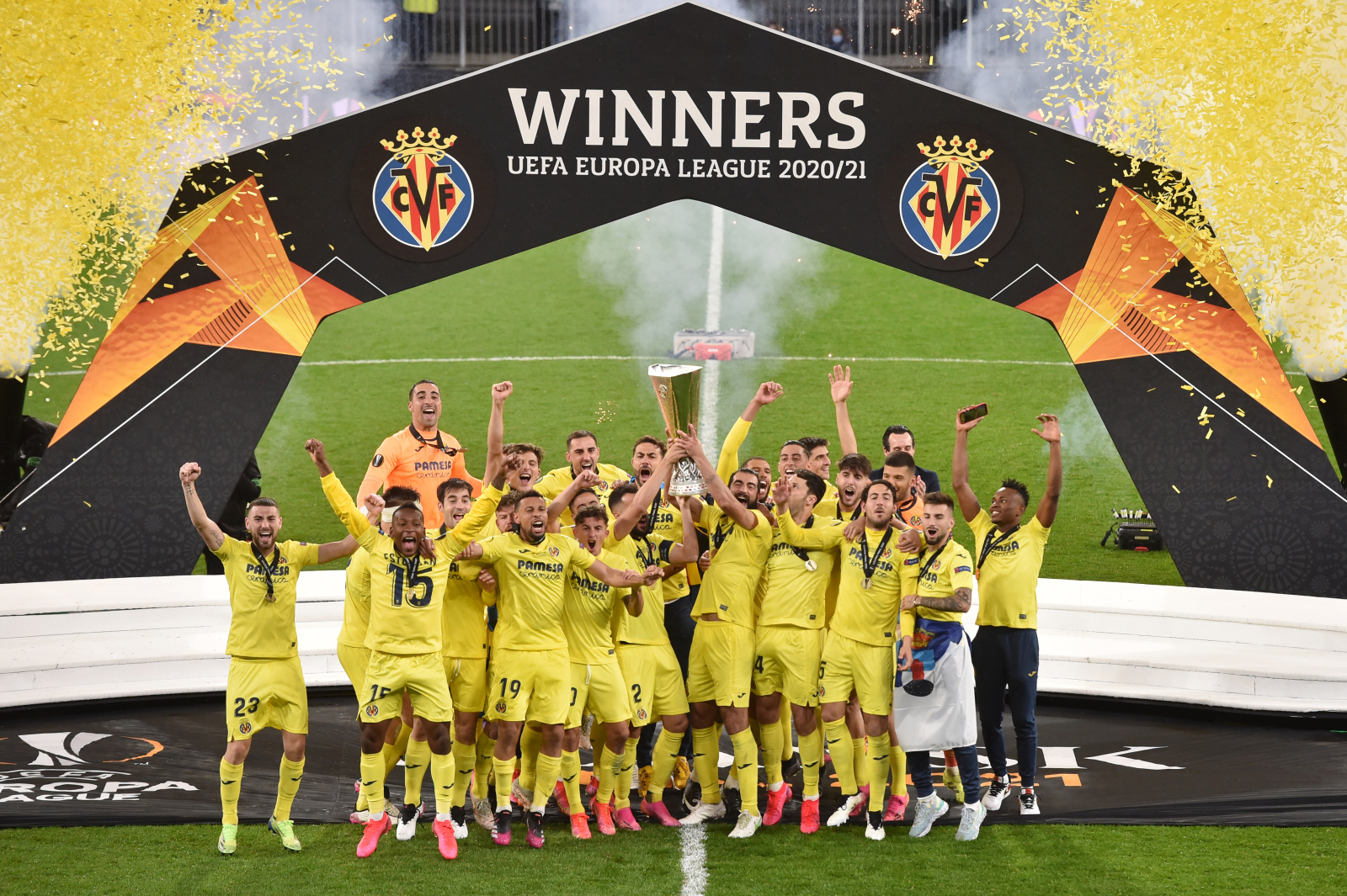 Villarreal derrotó en los penales a Manchester United y se consagró campeón de la Europa League