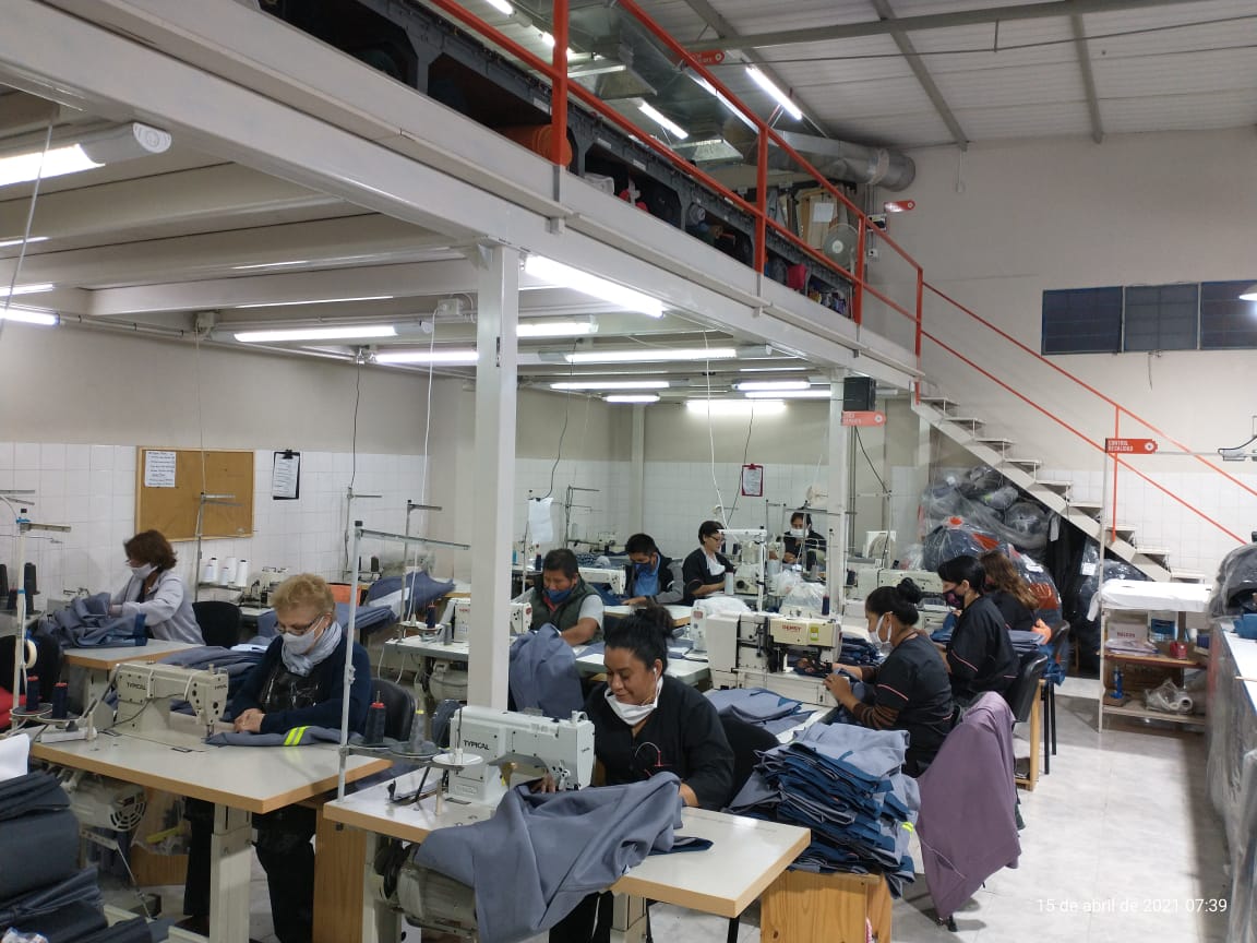 Textil de Madryn intensifica la provisión de indumentaria a compañías industriales y prevé “un crecimiento exponencial” con el desarrollo minero