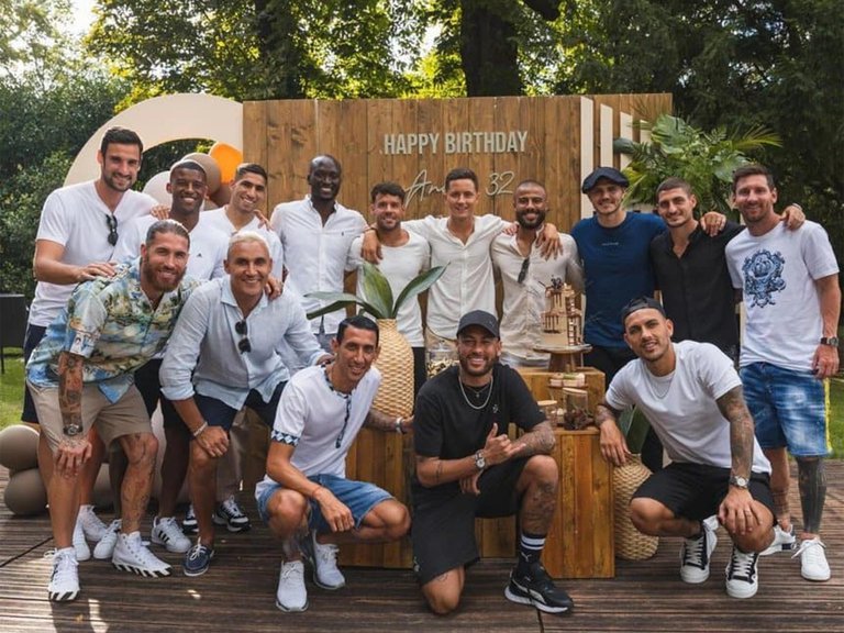 Lionel Messi participó del cumpleaños de una de las figuras del PSG: la ausencia en la foto que generó suspicacias