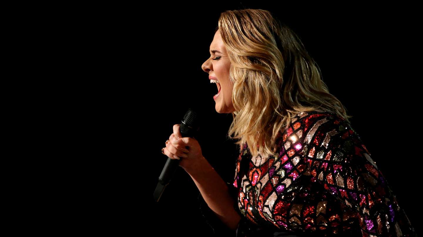 Adele le pidió a Spotify sacar el botón para escuchar canciones en forma aleatoria de sus álbumes