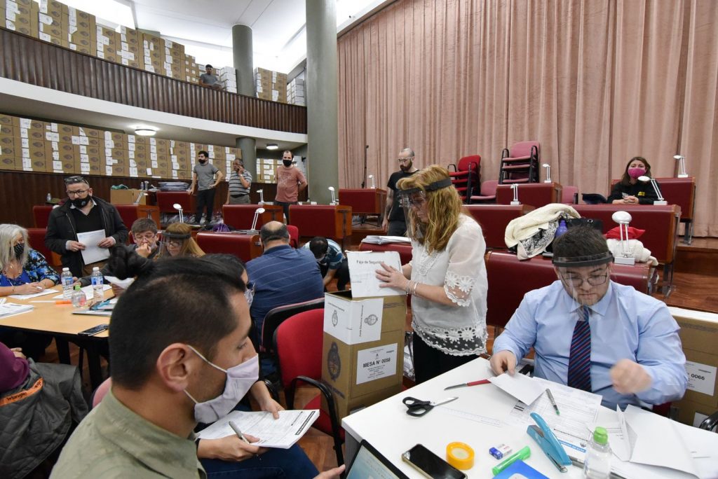 Hoy comienza el recuento definitivo de votos en la Legislatura con el foco puesto en Comodoro Rivadavia