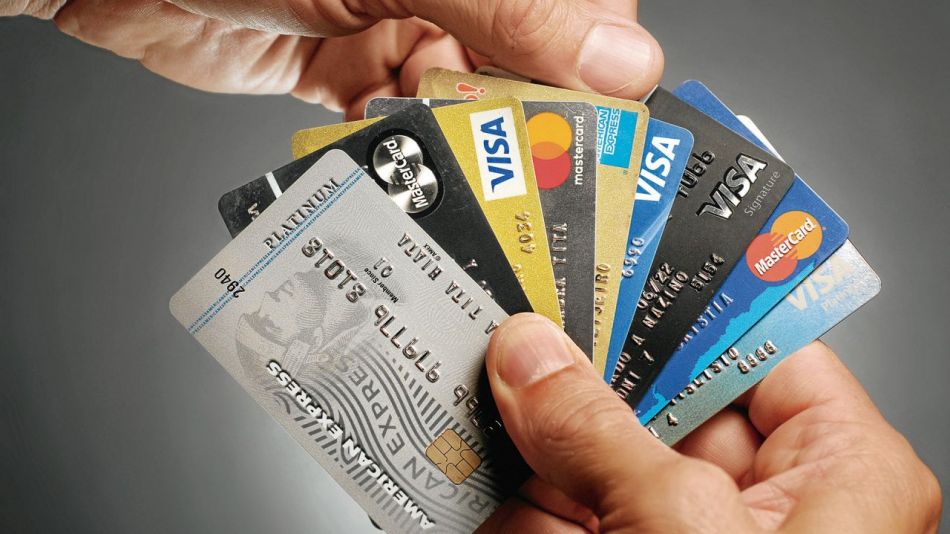 Crece en noviembre el consumo con tarjetas de crédito y débito
