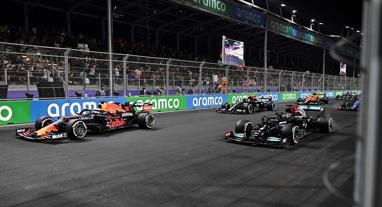 Verstappen saldrá desde la pole en la carrera decisiva de Abu Dhabi