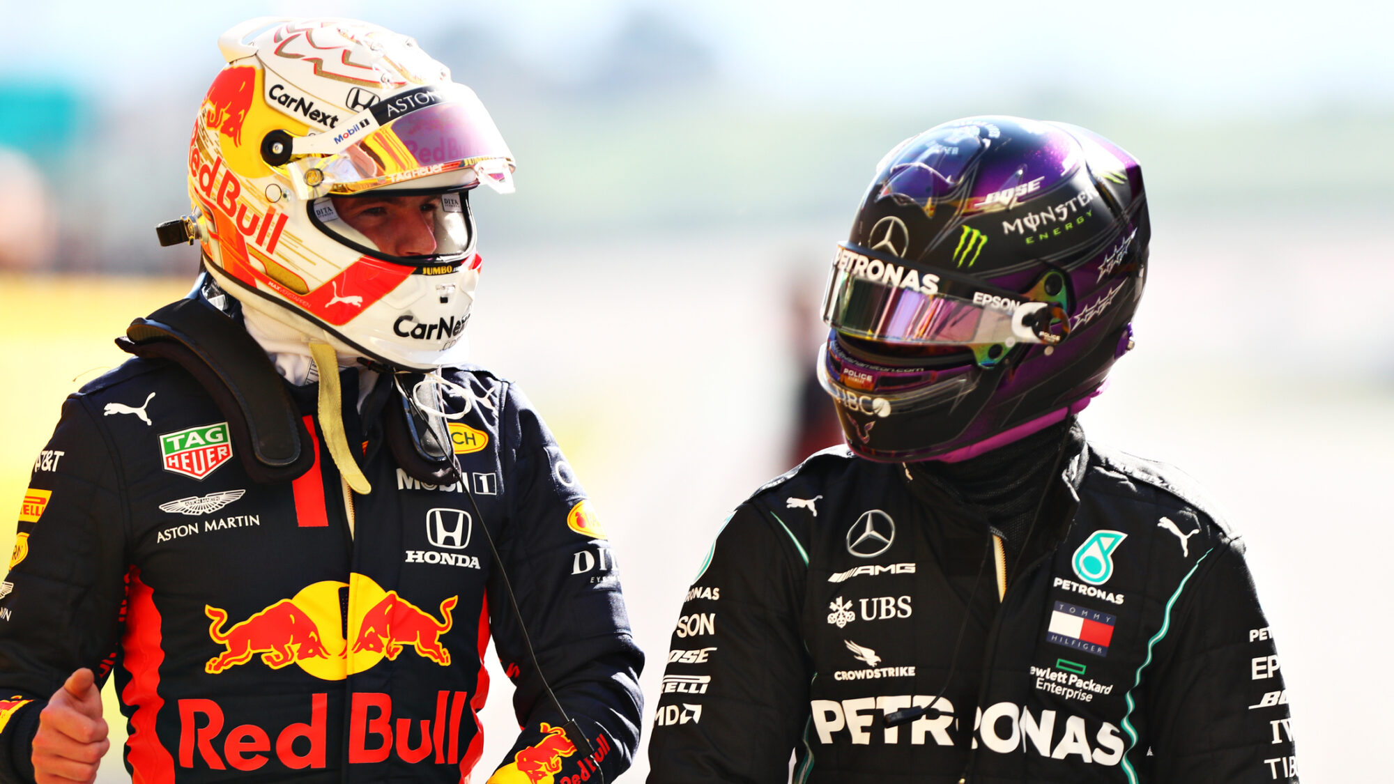 Hamilton y Verstappen se repartieron los mejores tiempos en los entrenamientos libres