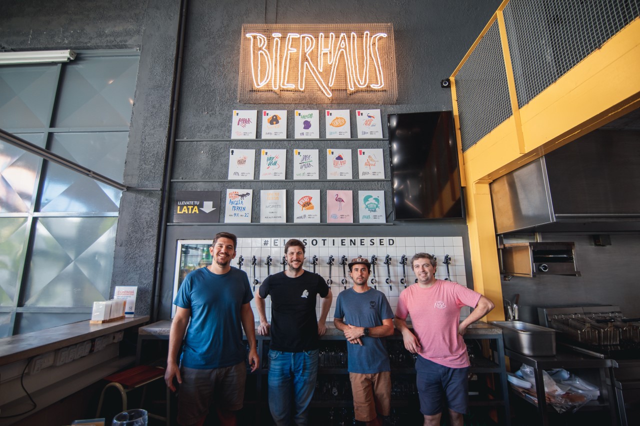 Los cuatro amigos que desafían el mercado de cervezas artesanales