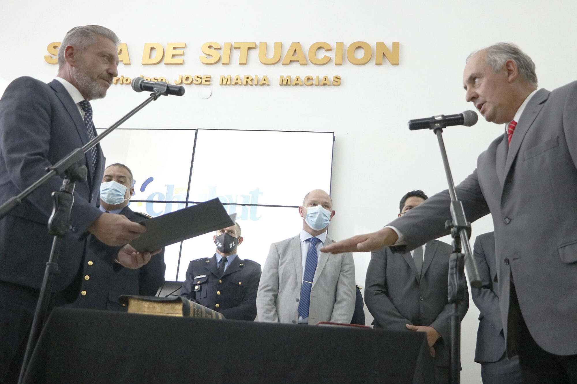 Arcioni le tomó juramento a Miguel Castro como nuevo Ministro de Seguridad de la Provincia