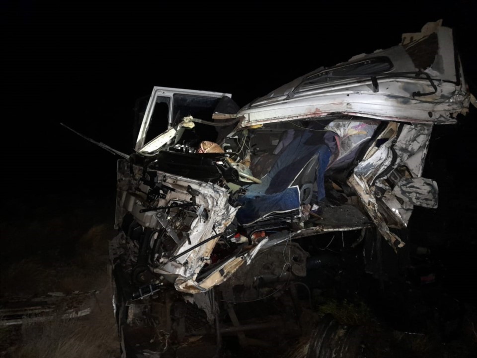 Fatal accidente en Chubut: Dos camiones chocaron de frente entre Trelew y Comodoro y uno de los conductores perdió la vida