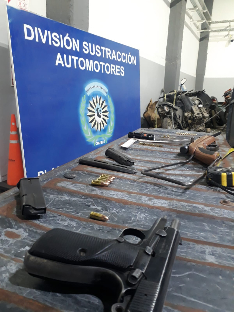 Chubut: Desbarataron puestos de ventas de cocaína y marihuana, detuvieron a personas con pedidos de captura y secuestraron armas de fuego y municiones