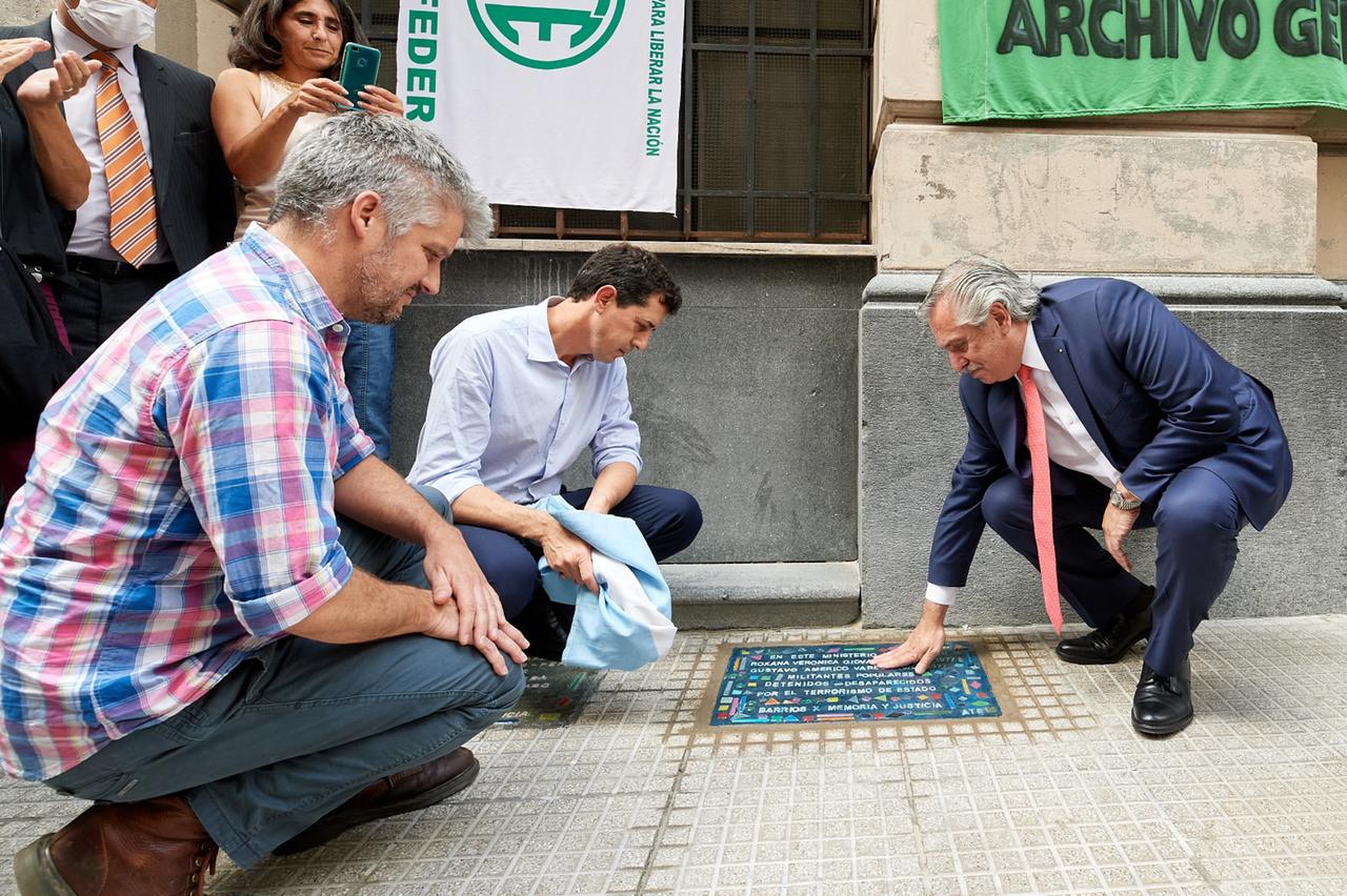 Alberto Fernández y Wado de Pedro homenajearon a trabajadores desaparecidos del Ministerio del Interior