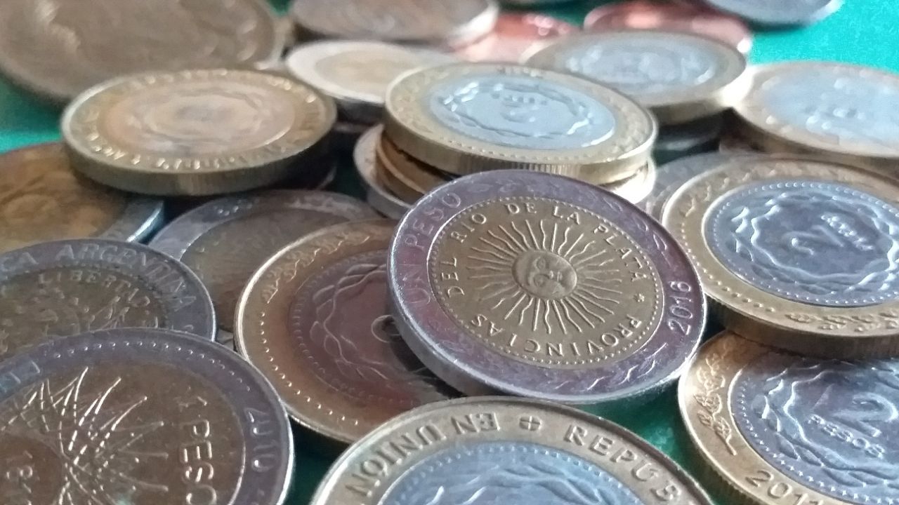 La moneda de 1 peso vale cuatro veces más si se vende como metal