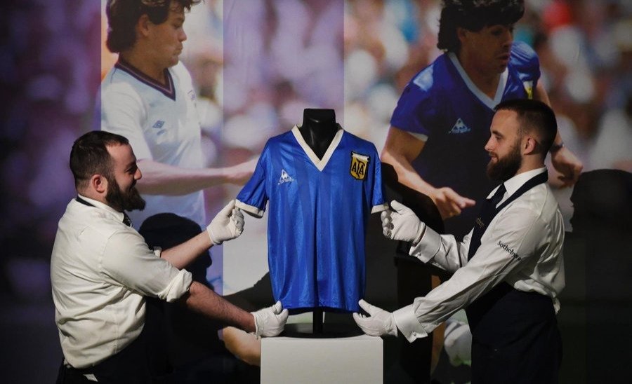 Comenzó la subasta de la camiseta de Maradona que usó contra Inglaterra en el Mundial de Mexico 86