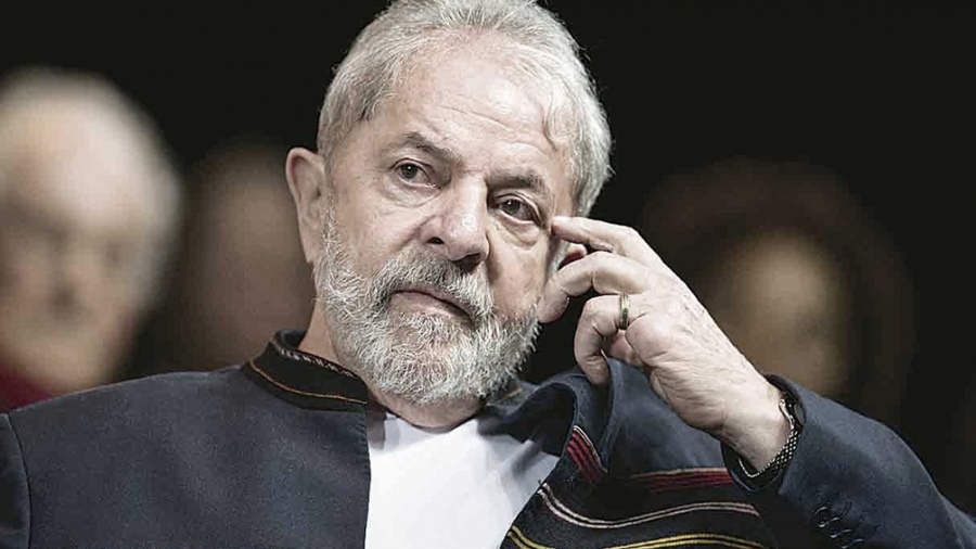 Lula Da Silva prometió desmilitarizar el gobierno si gana las elecciones