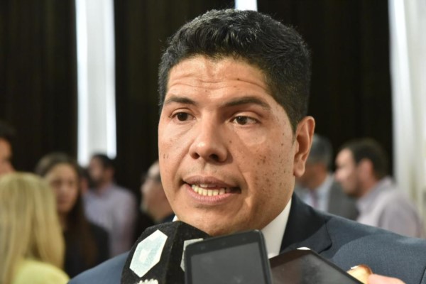 Ayala: “El Gobierno del Chubut entiende que debe haber una recomposición salarial, pero no se puede poner en riesgo las finanzas de la Provincia”