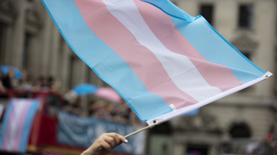 Este lunes España buscará aprobar una nueva ley trans que no patologice