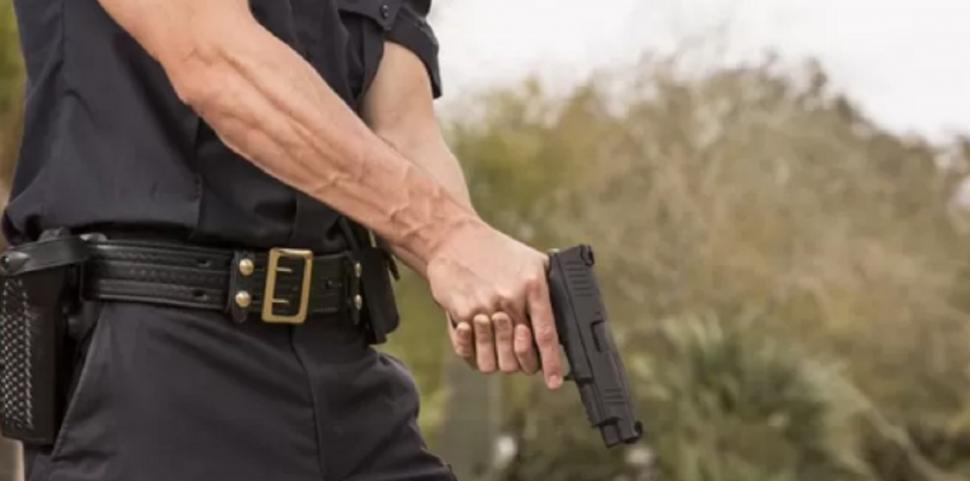 La Legislatura de Neuquén avanza en un proyecto para que policías denunciados por violencia de género no porten armas