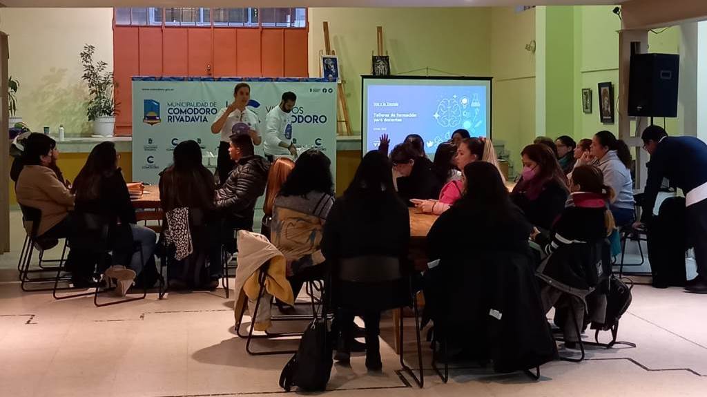 El Ministerio de Educación del Chubut y la Fundación YPF realizaron una capacitación para docentes de 30 escuelas de Comodoro Rivadavia