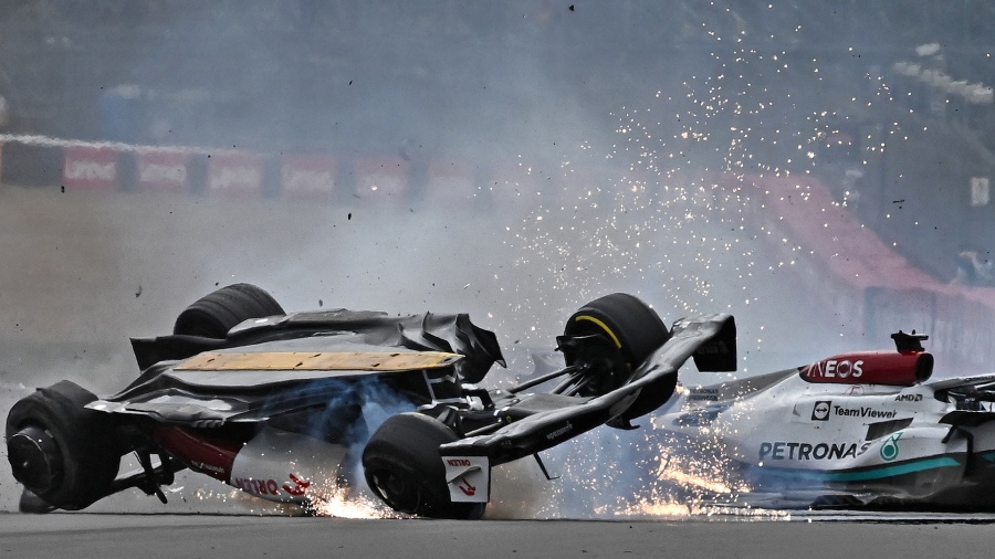 Sainz se quedó con el triunfo en la accidentada carrera de Silverstone
