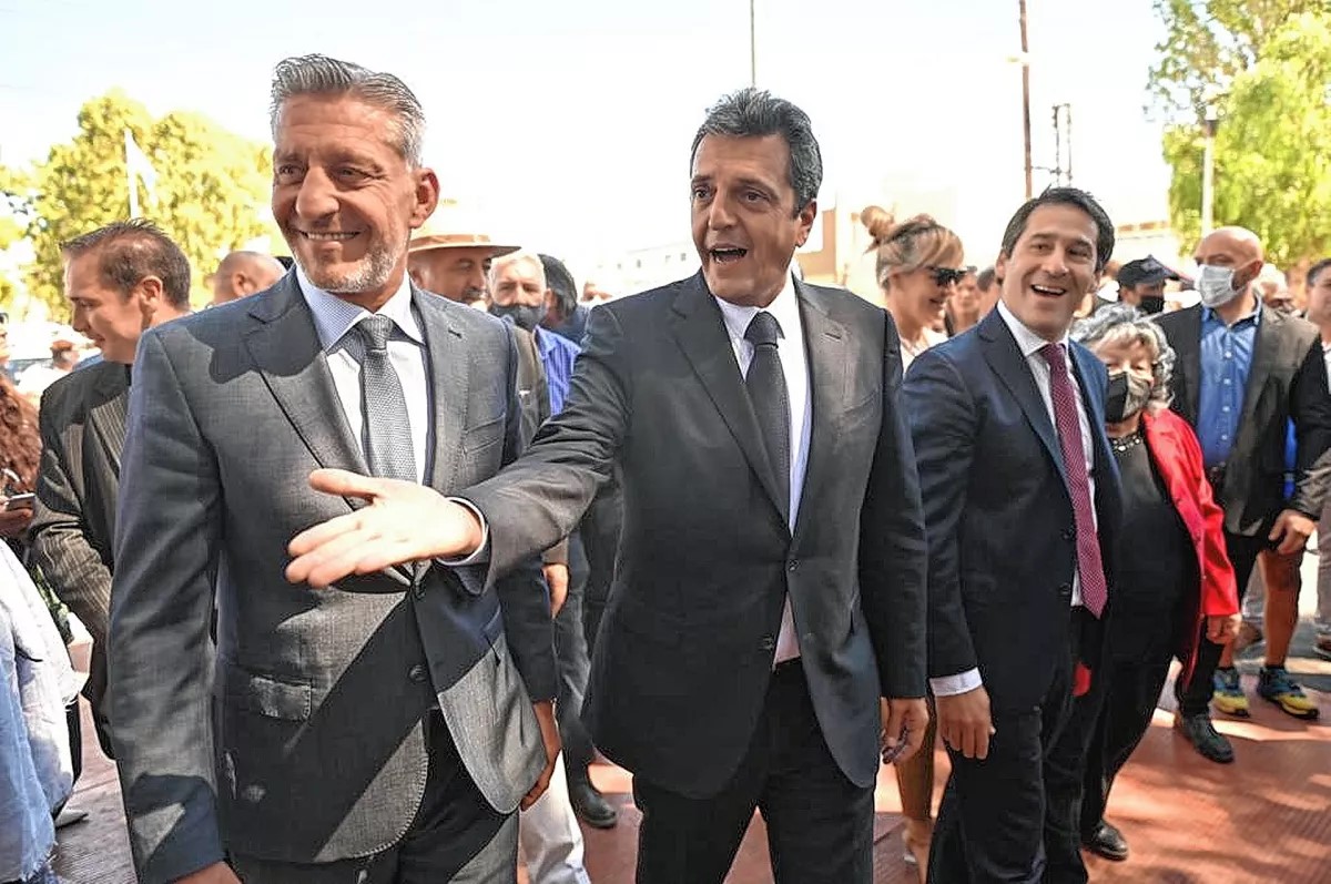 Arcioni y otros gobernadores salieron públicamente a pedir por Massa en el Gabinete y se acelera el desembarco del tigrense en el equipo económico del Presidente