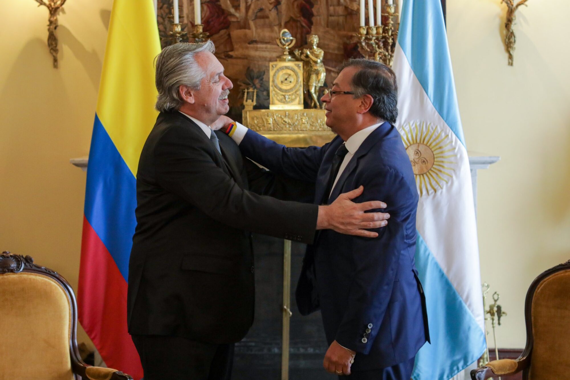 Fernández llamó a fortalecer “la integración latinoamericana” durante asunción de Petro en Colombia