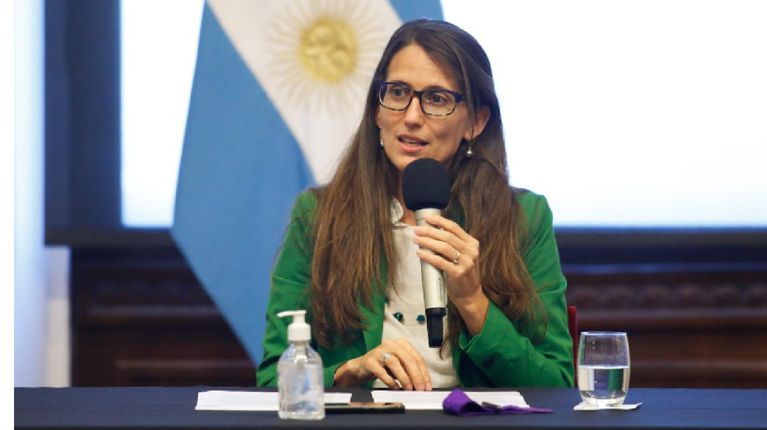 Luego del desalojo a mapuches en Villa Mascardi, Elizabeth Gómez Alcorta presentó su renuncia “indeclinable” al Ministerio de Mujeres
