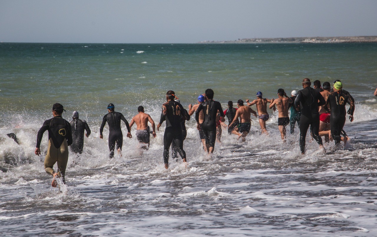Guardavidas realizaron la reválida anual en la costa de Playa Unión y 22 personas finalizaron el curso de aspirantes
