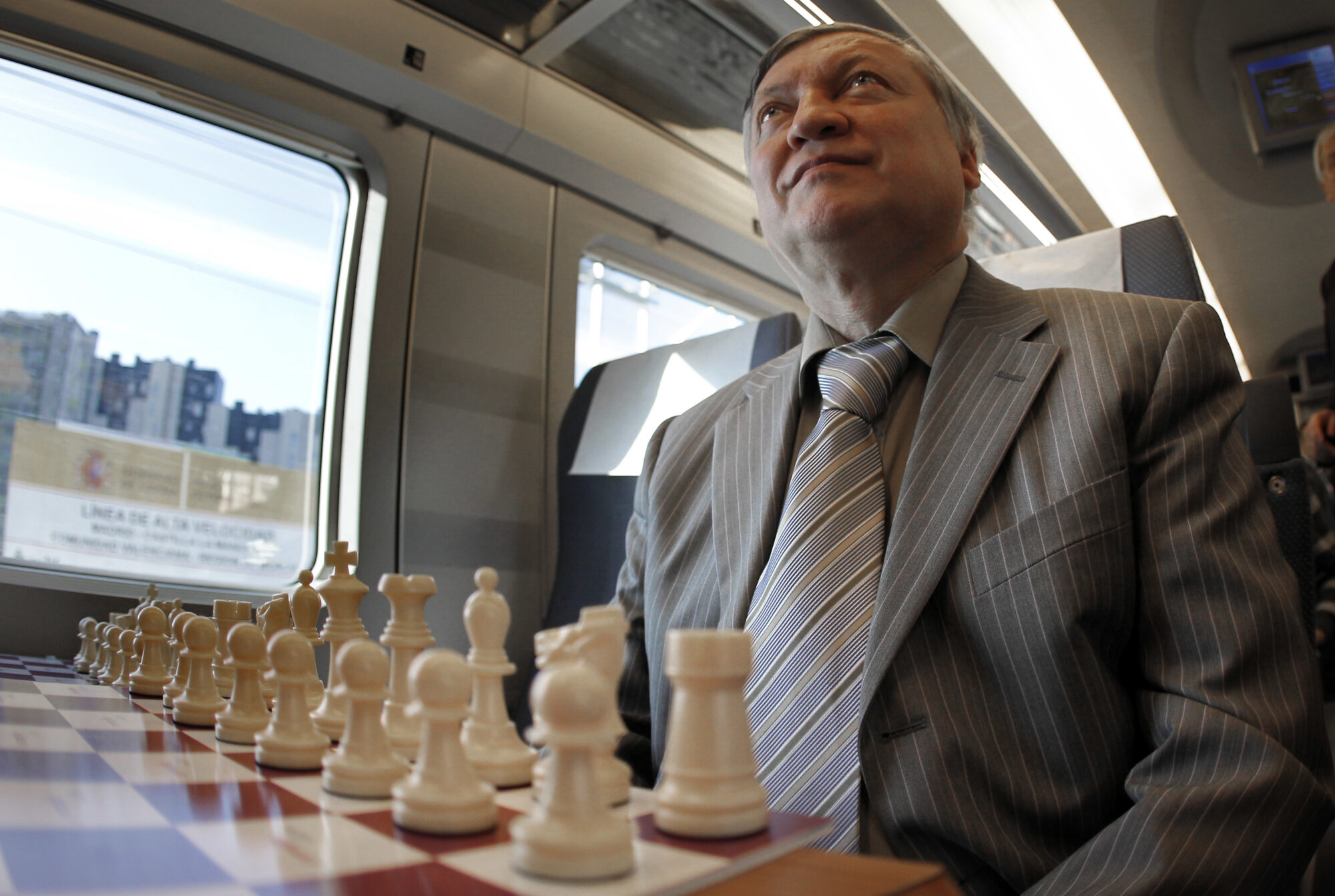 El excampeón mundial de ajedrez Karpov será dado de alta tras su conmoción cerebral