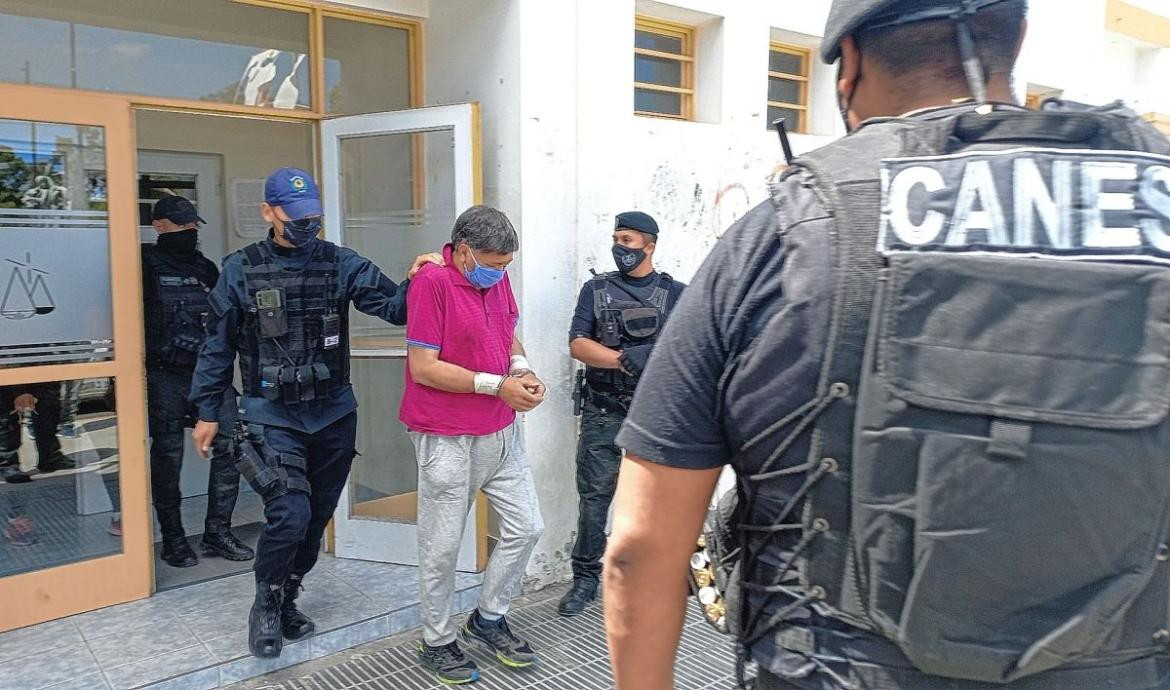 Condenan a perpetua a un hombre por asesinar a una docente frente a una escuela en Chubut