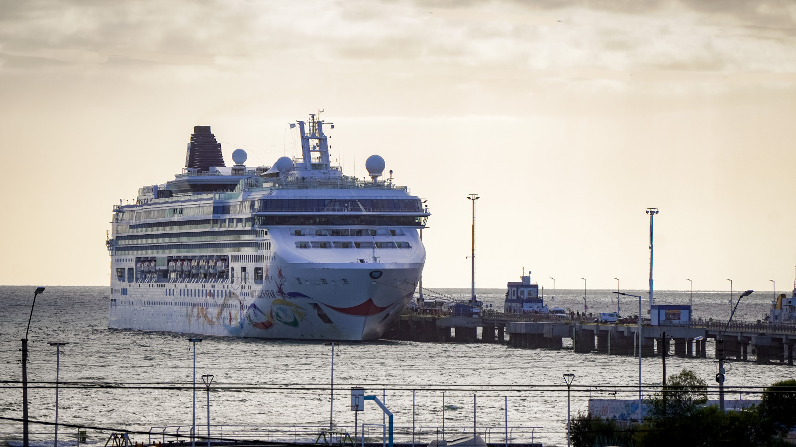 Temporada de cruceros en Puerto Madryn: El Norwegian Star arribó nuevamente a la ciudad