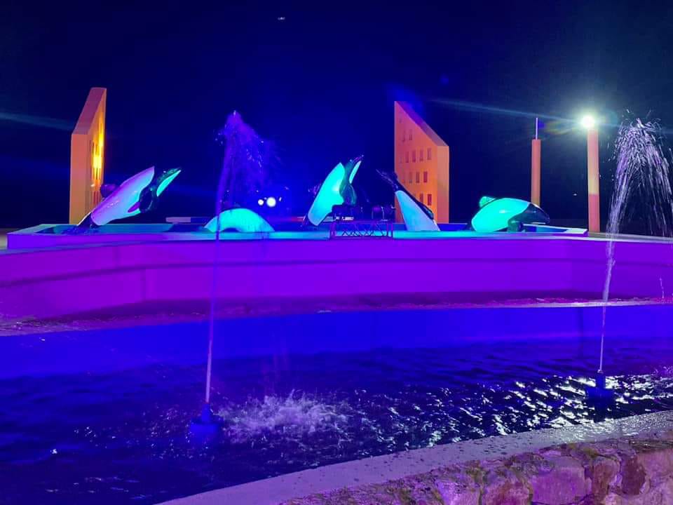 Biss reinauguró el Monumento a las Toninas en Playa Unión: Se restauró de manera integral y volvió a funcionar la fuente de agua