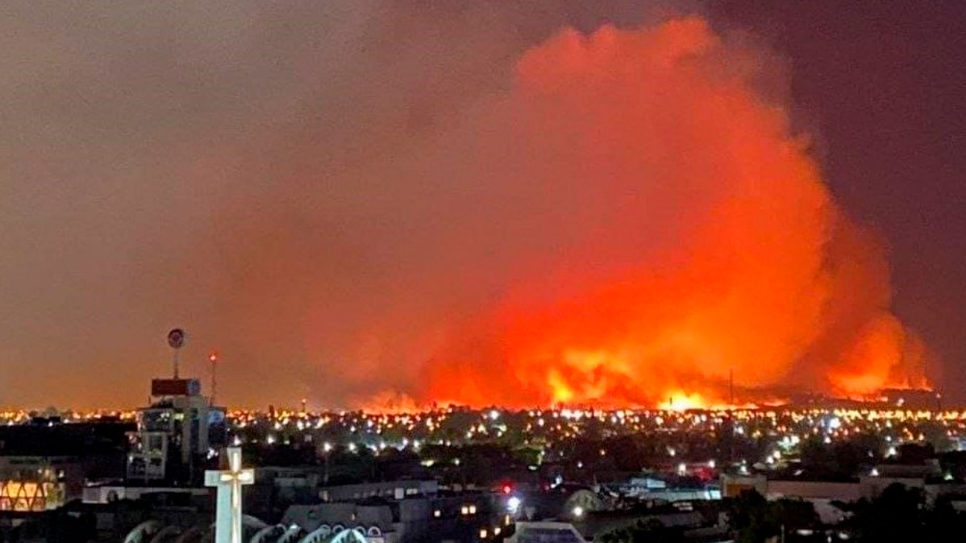Chile: Sube a 24 la cifra de muertos por los incendios forestales, 10 personas fueron detenidas y Boric hizo un llamado a la “unidad”