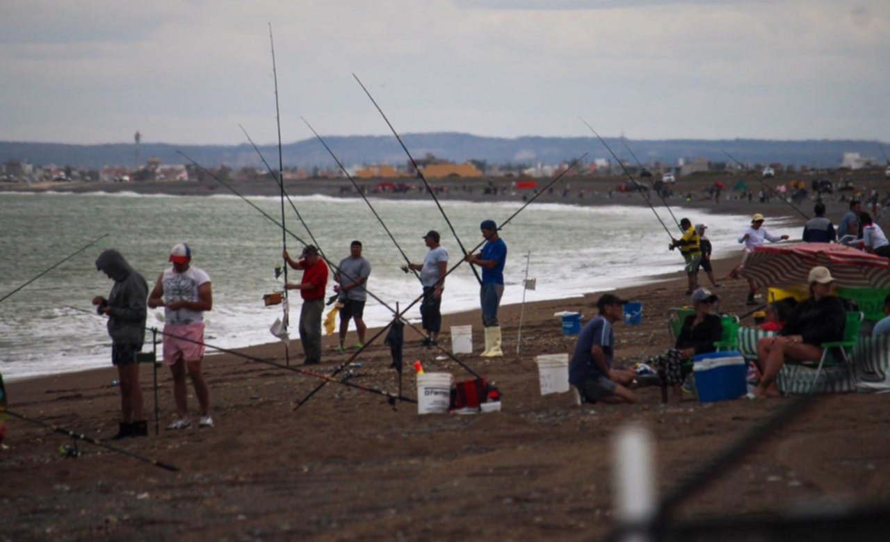 Las “20 horas de pesca” comienzan el sábado a las 16 en Playa Unión: habrá 300 mil pesos para la pieza mayor