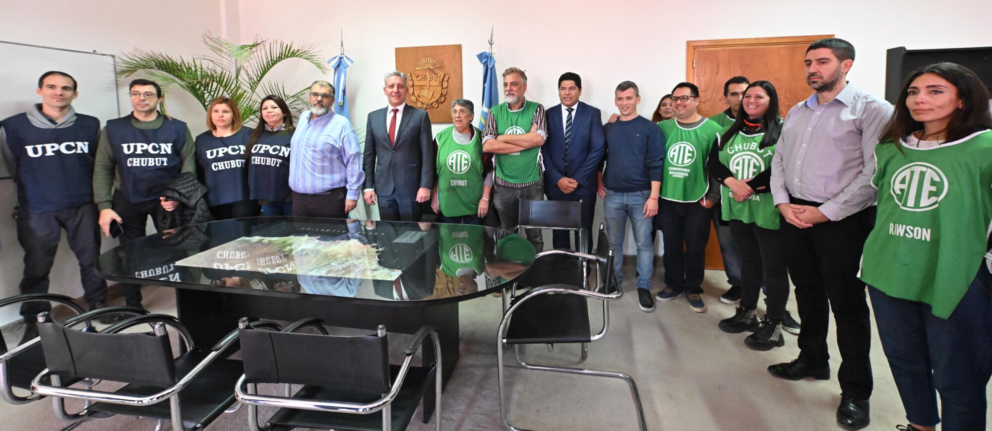 Arcioni se reuni&oacute; con trabajadores de la Administraci&oacute;n P&uacute;blica Central y acord&oacute; una nueva pauta salarial